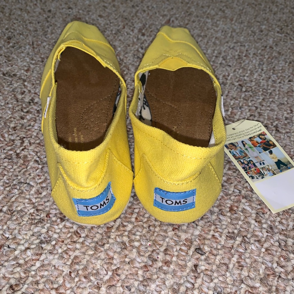 SOLD Toms SOLD
